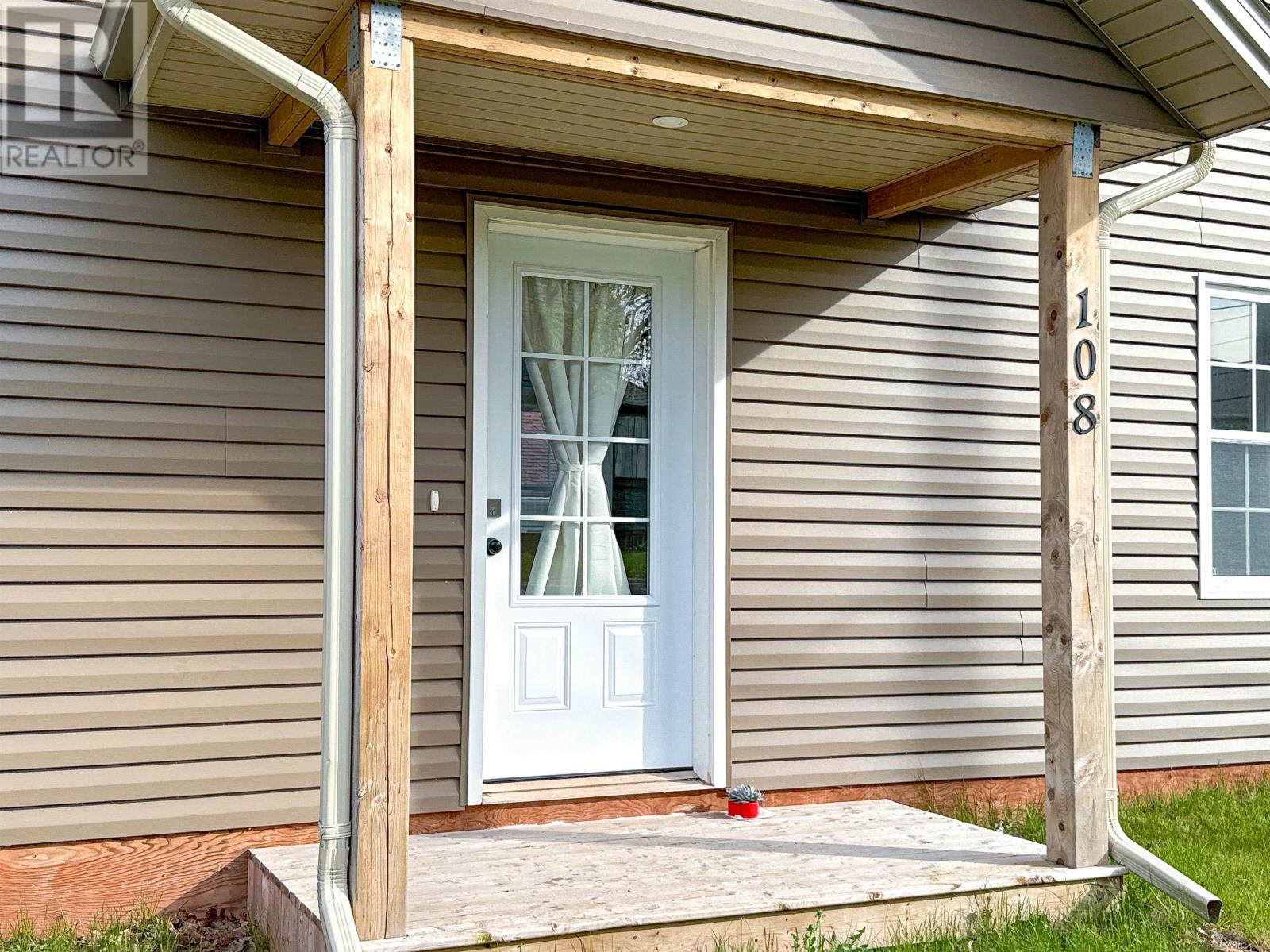 108 Mcgill Avenue, Charlottetown, Prince Edward Island  C1A 0J9 - Photo 2 - 202523106