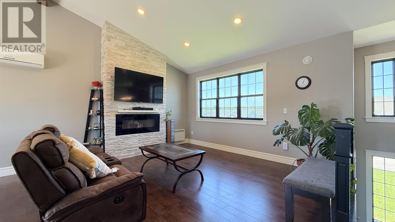 27 Chancellor Street, West Royalty, Prince Edward Island  C1E 0G1 - Photo 12 - 202523191