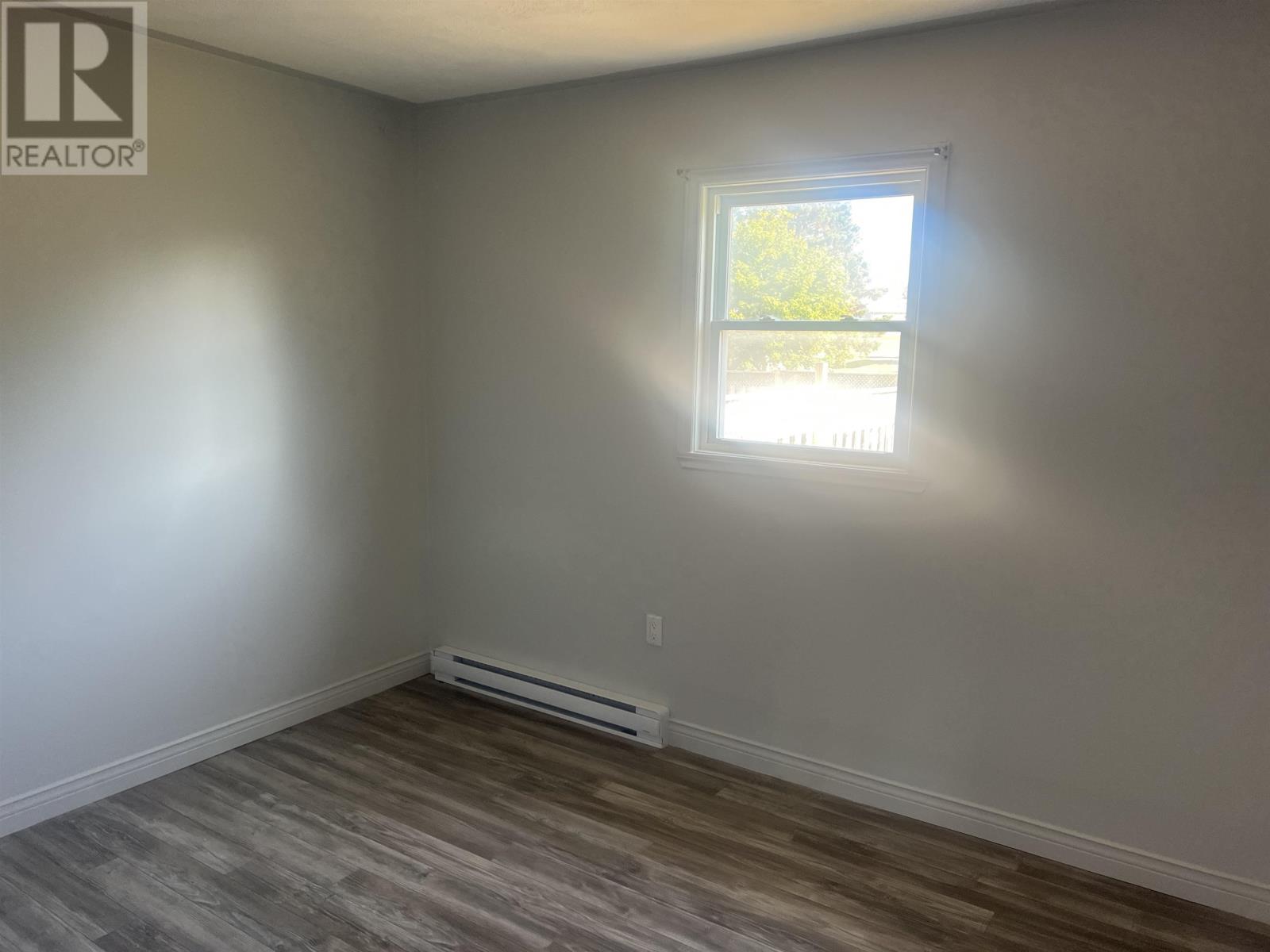 4 Elizabeth Crescent, Stratford, Prince Edward Island  C1B 1K4 - Photo 11 - 202523240