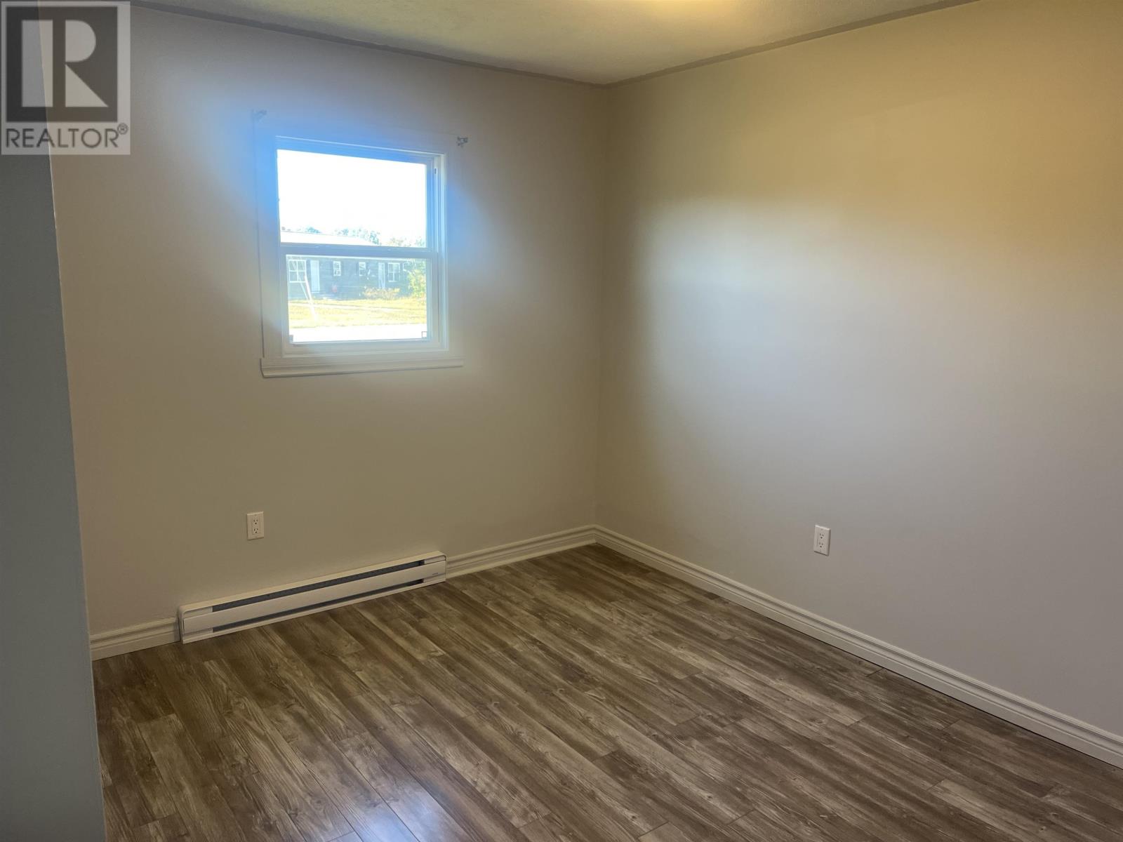 4 Elizabeth Crescent, Stratford, Prince Edward Island  C1B 1K4 - Photo 13 - 202523240