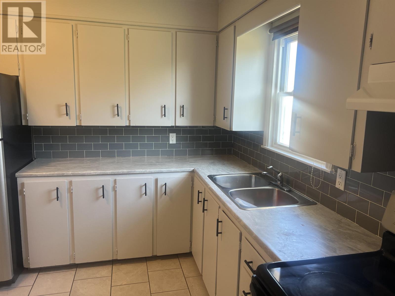 4 Elizabeth Crescent, Stratford, Prince Edward Island  C1B 1K4 - Photo 8 - 202523240