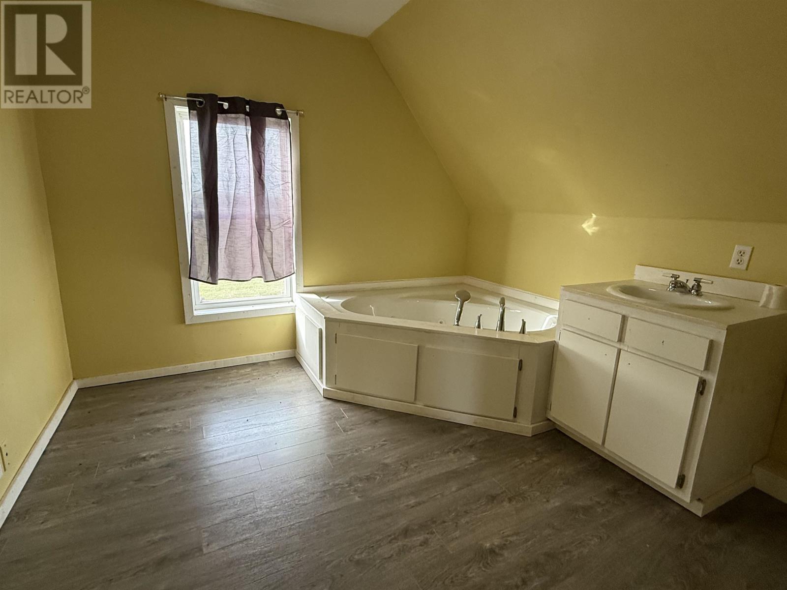 1106 Locke Road, Haliburton, Prince Edward Island  C0B 1V0 - Photo 18 - 202523322