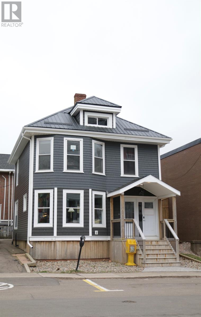 76 Kent Street, Charlottetown, Prince Edward Island  C1A 1M9 - Photo 1 - 202523562