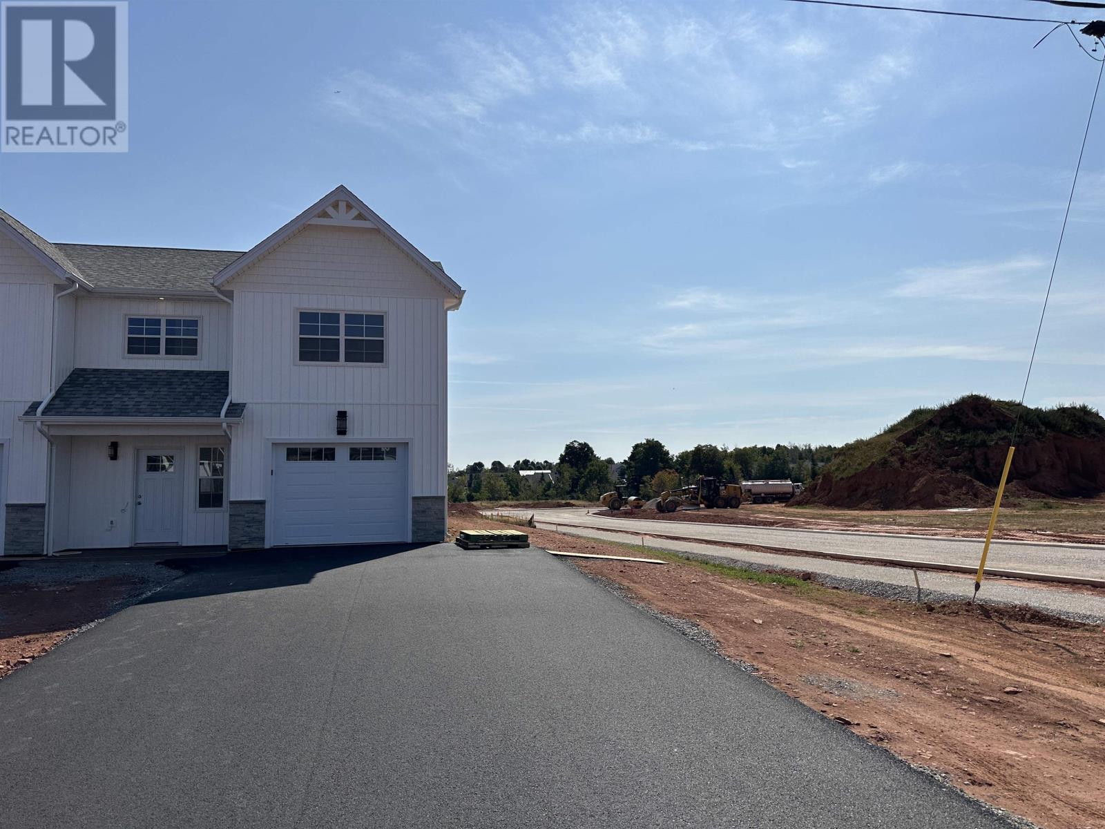 70 Samantha Lane, Cornwall, Prince Edward Island  C0A 1H0 - Photo 2 - 202523660