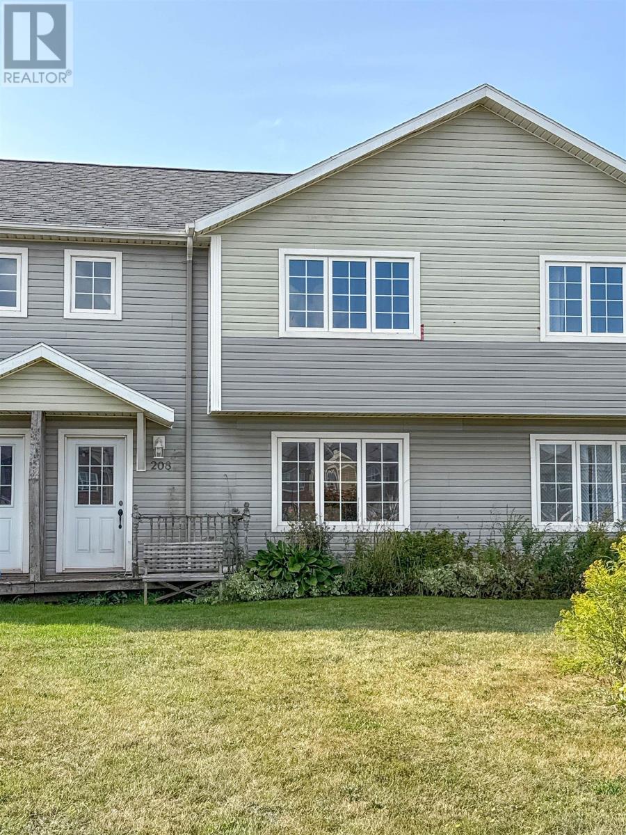 208 Stratford Road, Stratford, Prince Edward Island  C1B 1P6 - Photo 4 - 202523694