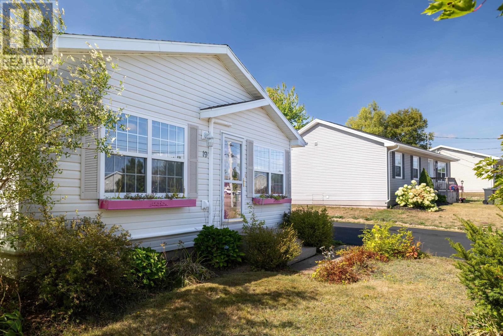 19 Deep River Drive, River Ridge Estates, Charlottetown, Prince Edward Island  C1C 1S3 - Photo 4 - 202523889