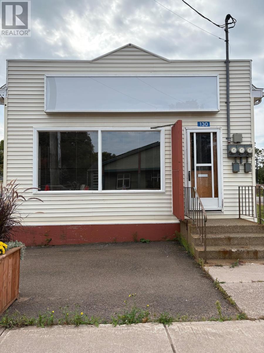 130 Main Street, Souris, Prince Edward Island  C0A 2B0 - Photo 3 - 202524567