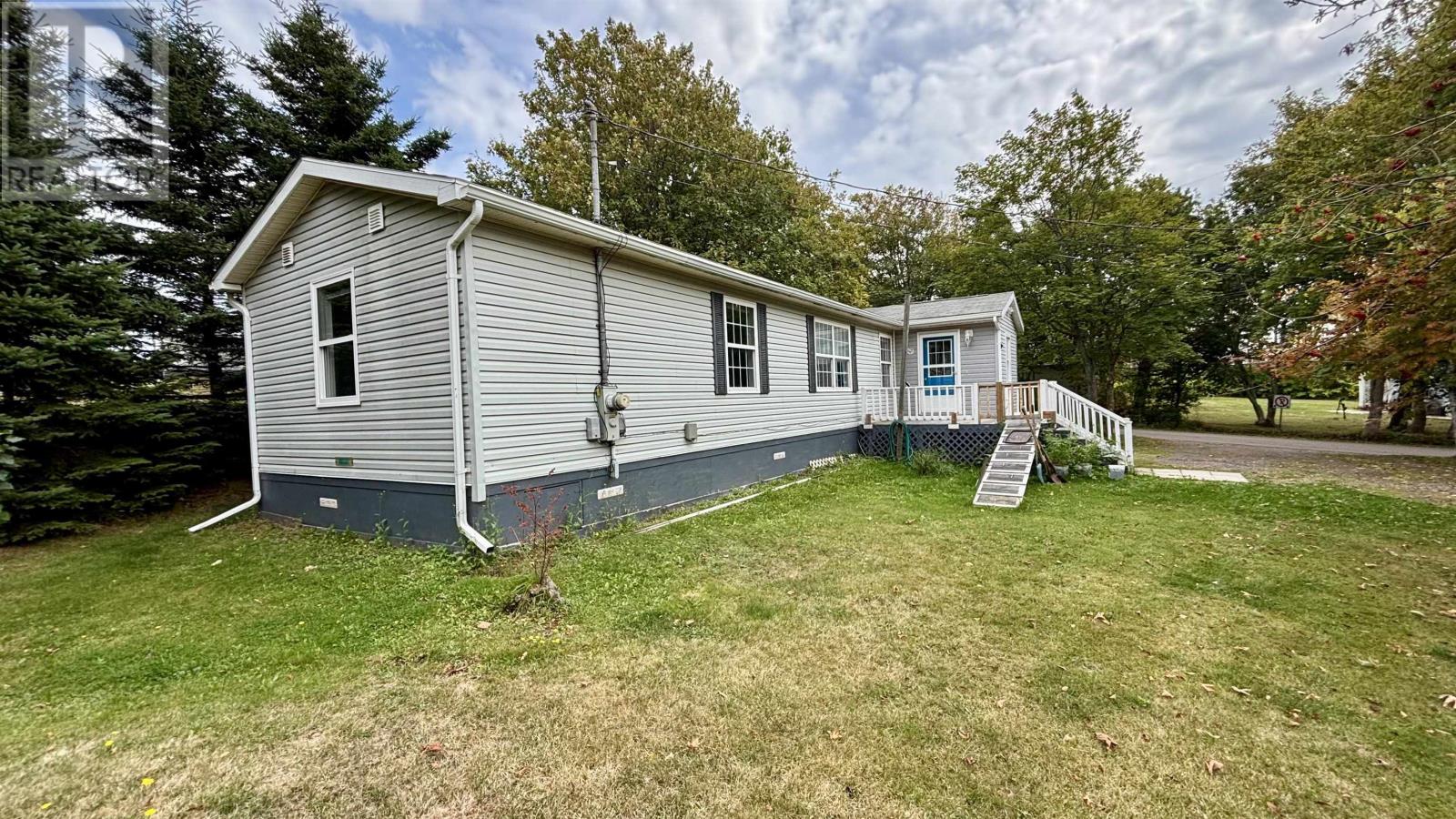 7 Sterns Avenue, Souris, Prince Edward Island  C0A 2B0 - Photo 13 - 202524628