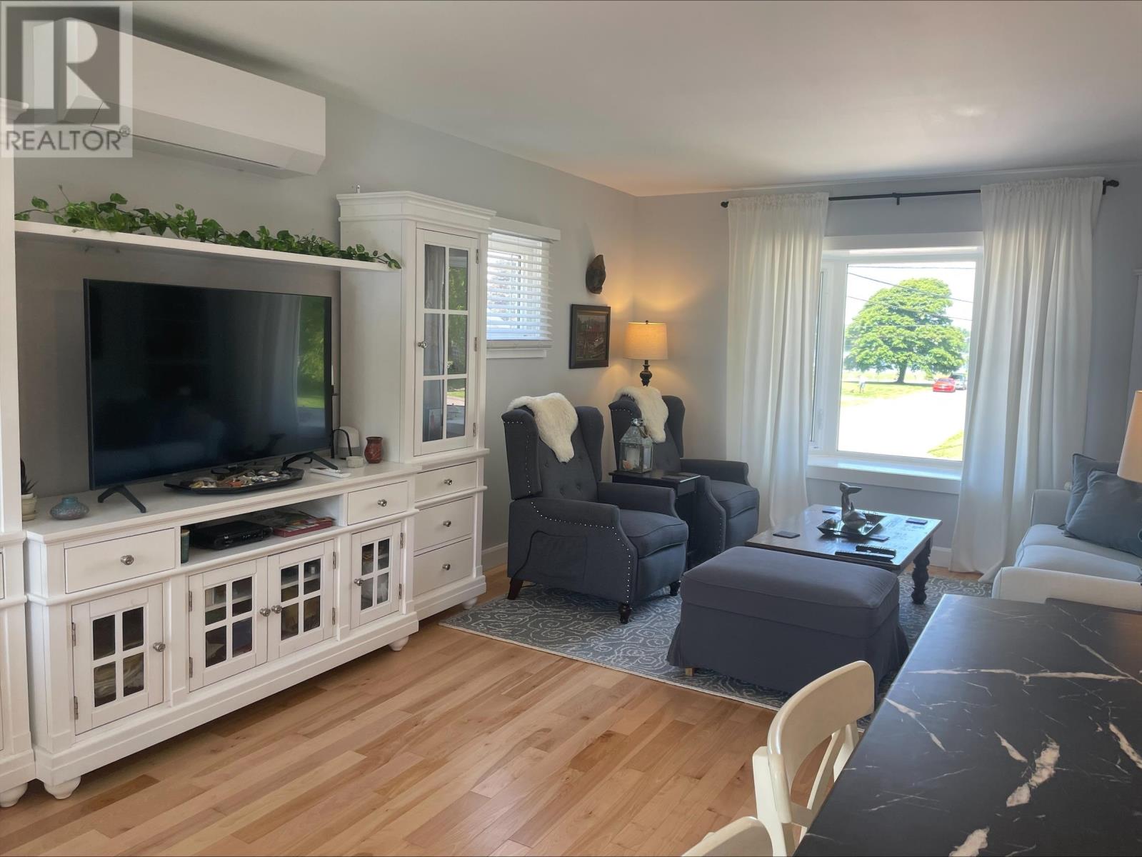 16 Moreau Drive, Charlottetown, Prince Edward Island  C1A 4R4 - Photo 4 - 202524940