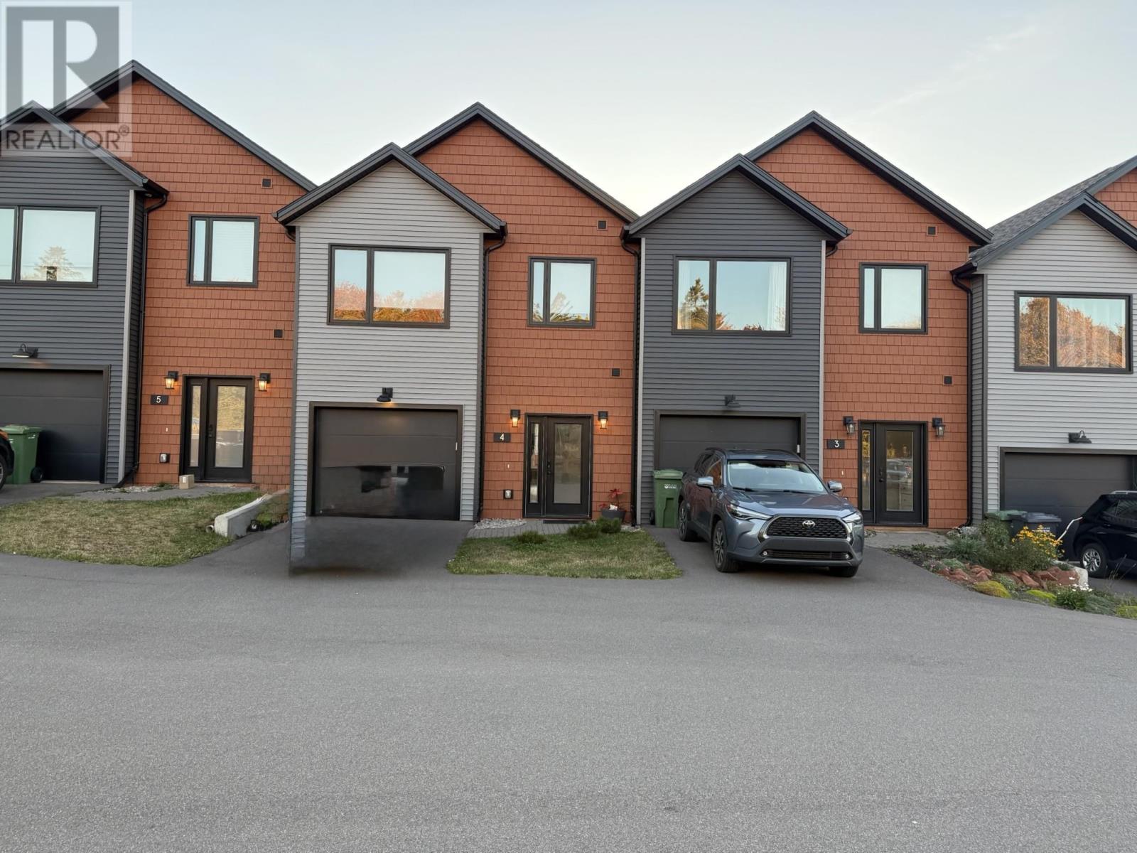 4 12 Harold Court, Cornwall, Prince Edward Island  C0A 1H3 - Photo 1 - 202525488