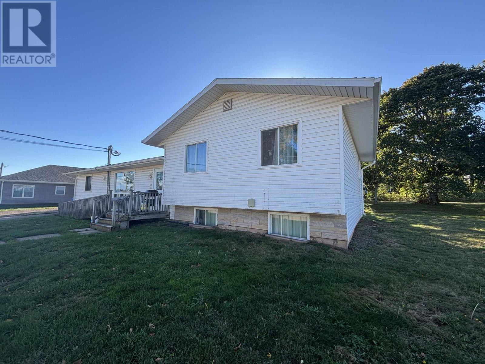 30 Pleasant Street, Kensington, Prince Edward Island  C0B 1M0 - Photo 2 - 202525494