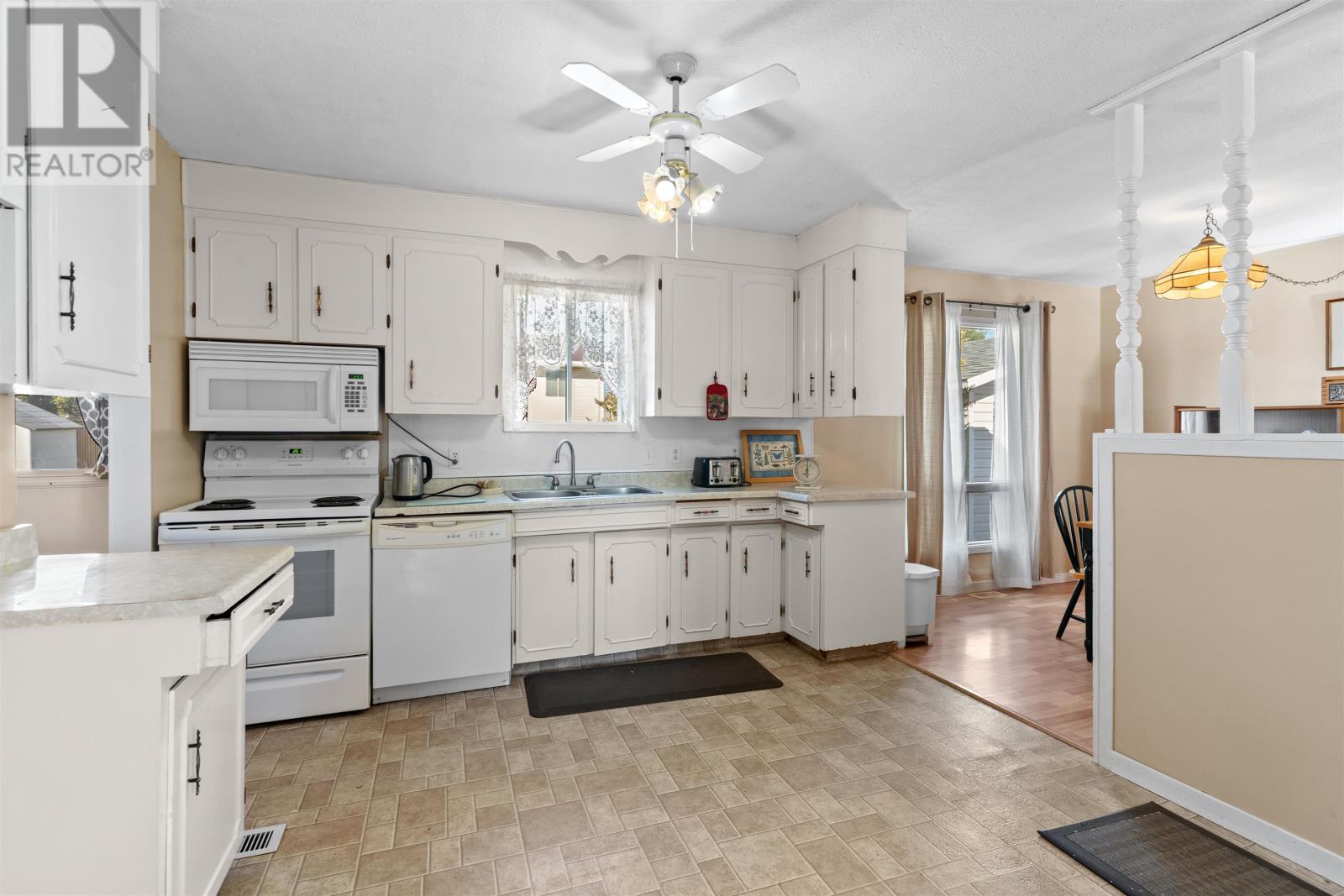 445 Myrtle Street, Summerside, Prince Edward Island  C1N 1X9 - Photo 14 - 202525722