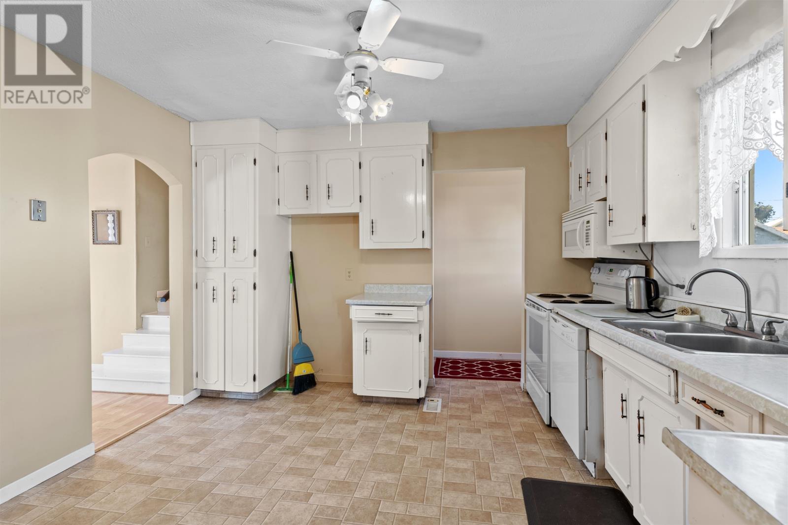 445 Myrtle Street, Summerside, Prince Edward Island  C1N 1X9 - Photo 17 - 202525722