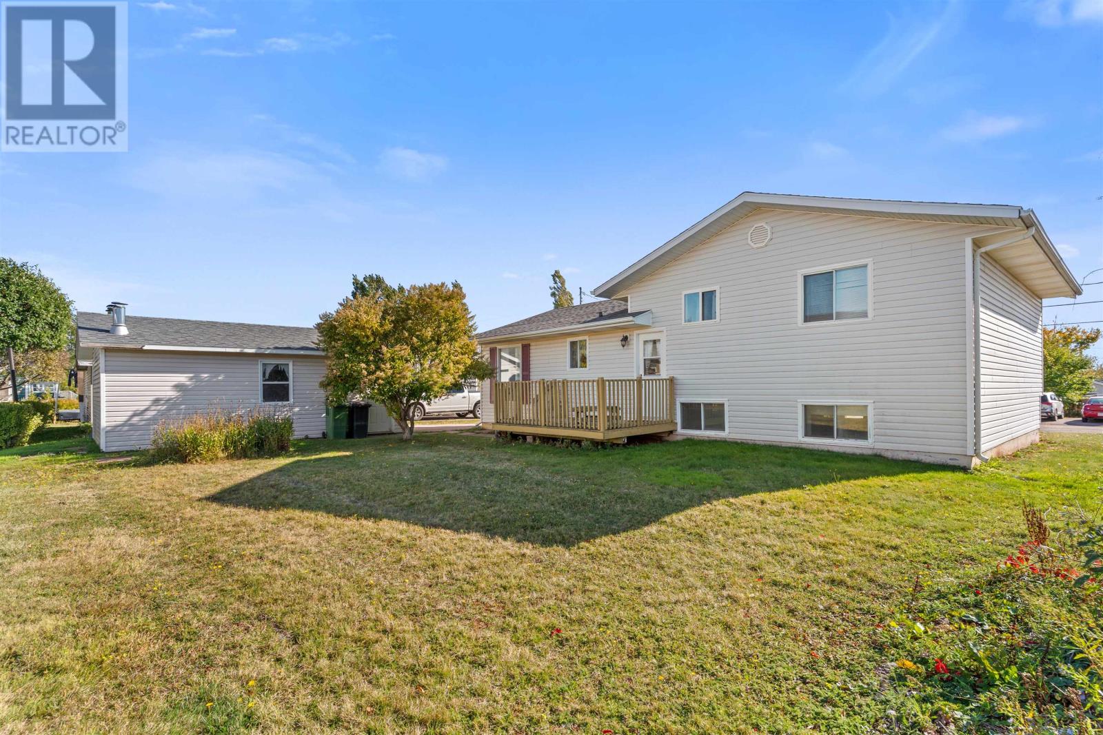 445 Myrtle Street, Summerside, Prince Edward Island  C1N 1X9 - Photo 4 - 202525722