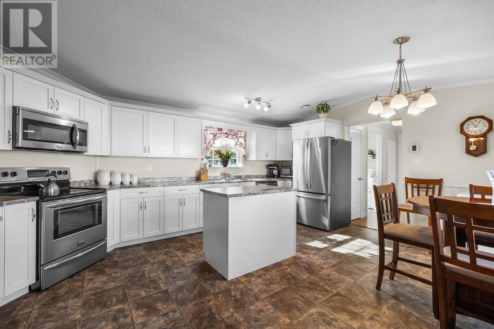 73 Hinton St, Summerside, Prince Edward Island  C1N 0K8 - Photo 8 - 202525823