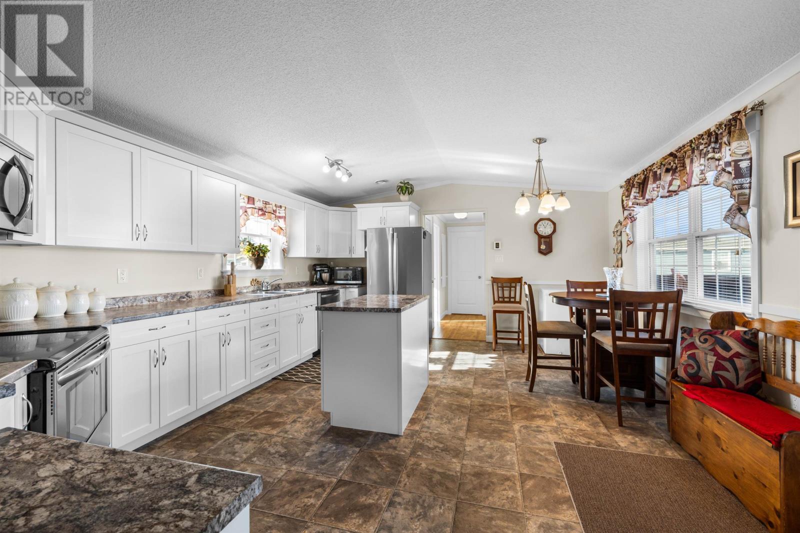 73 Hinton St, Summerside, Prince Edward Island  C1N 0K8 - Photo 9 - 202525823