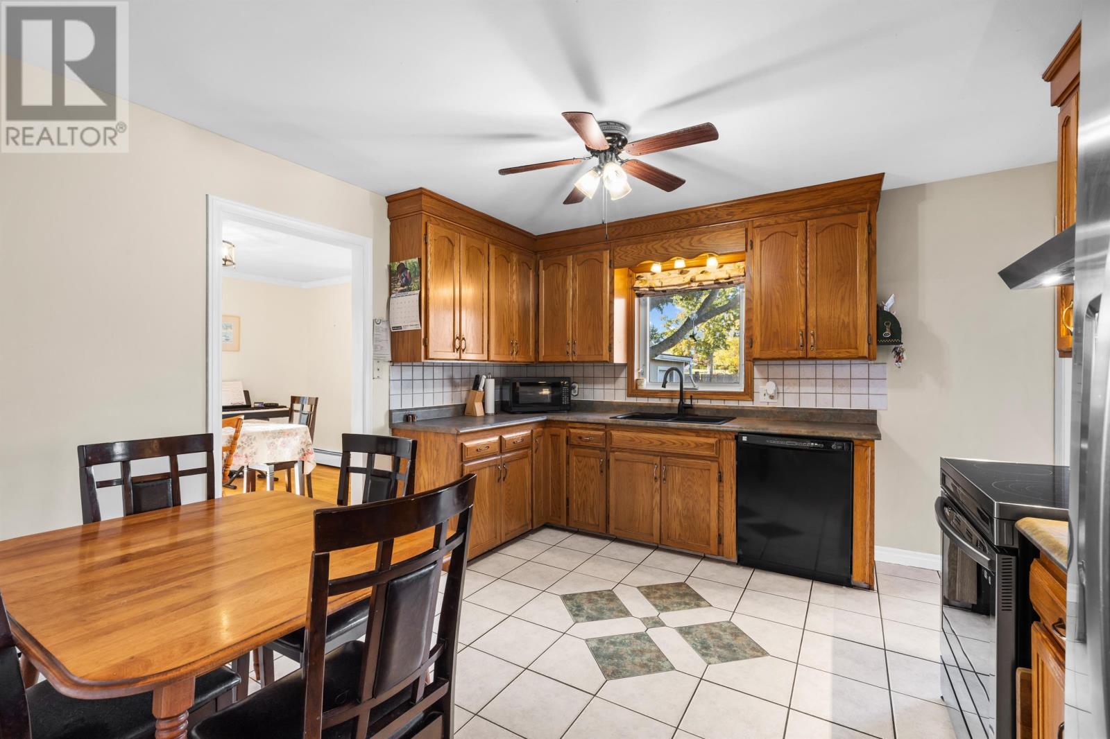 33 Marianne Drive, Cornwall, Prince Edward Island  C0A 1H8 - Photo 9 - 202525895