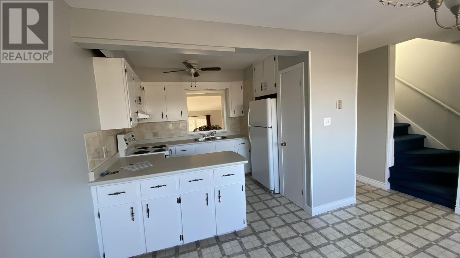 4 Hutchinson Court, Charlottetown, Prince Edward Island  C1A 9H7 - Photo 2 - 202526208