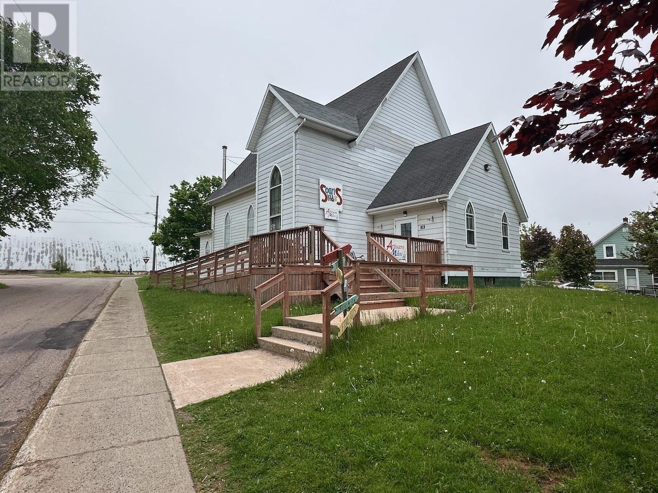 14 Hebrew Avenue, Souris, Prince Edward Island  C0A 2B0 - Photo 3 - 202526434