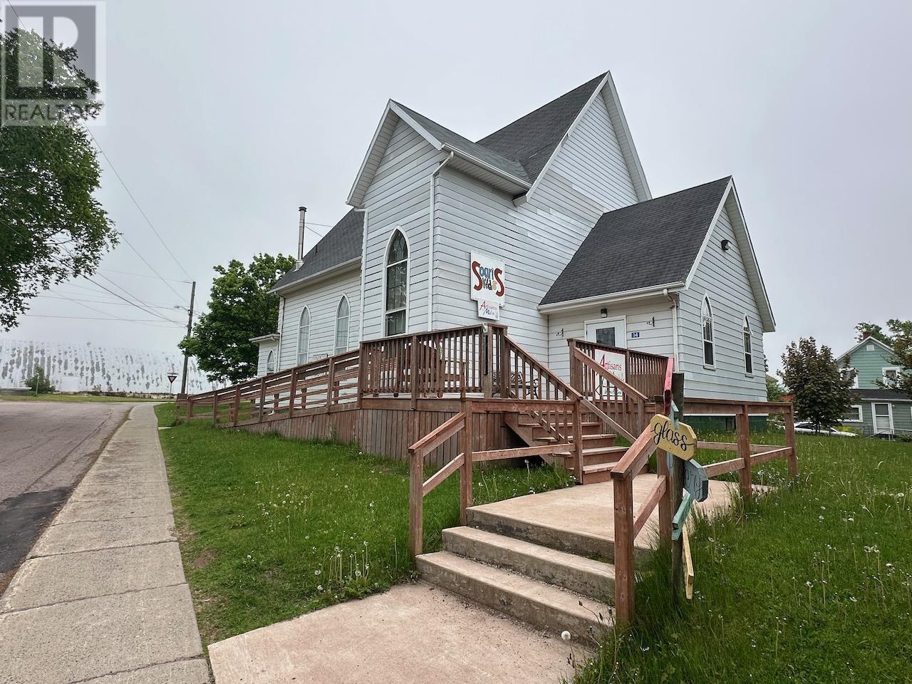 14 Hebrew Avenue, Souris, Prince Edward Island  C0A 2B0 - Photo 4 - 202526434