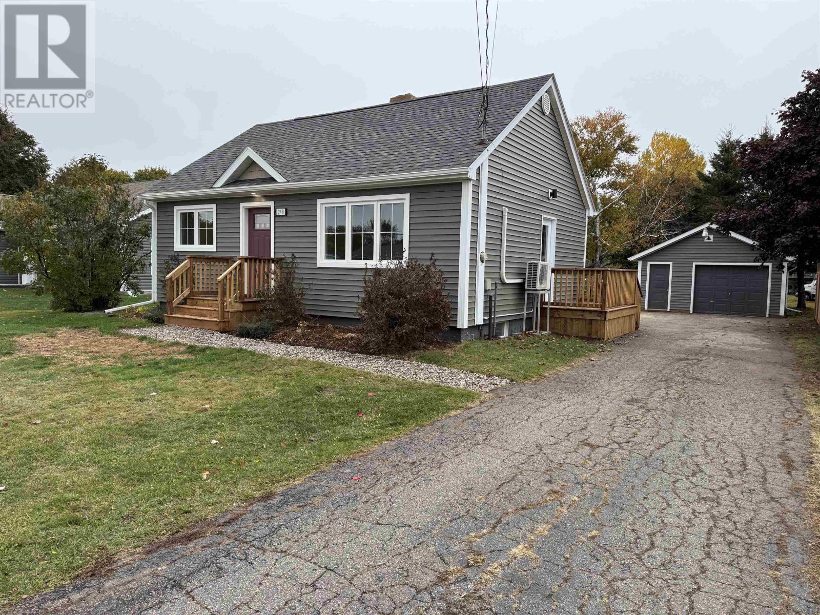 248 South Drive, Summerside, Prince Edward Island  C1N 3Z1 - Photo 1 - 202526615