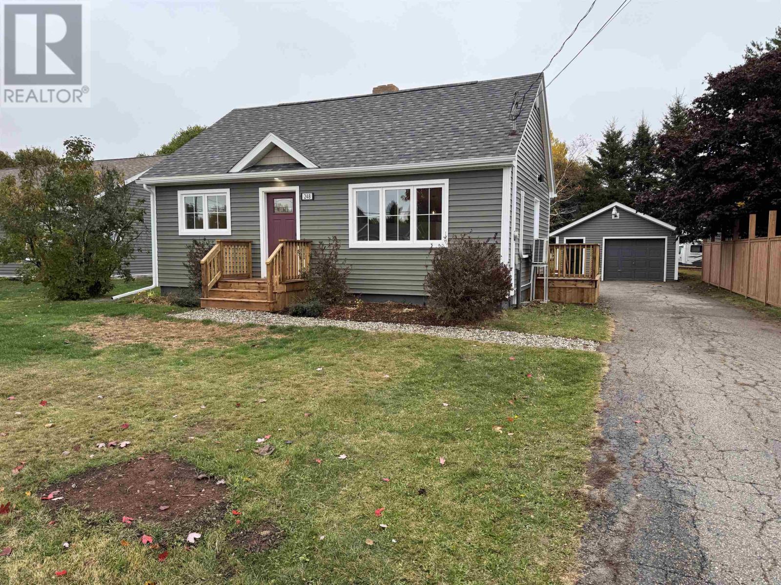 248 South Drive, Summerside, Prince Edward Island  C1N 3Z1 - Photo 2 - 202526615