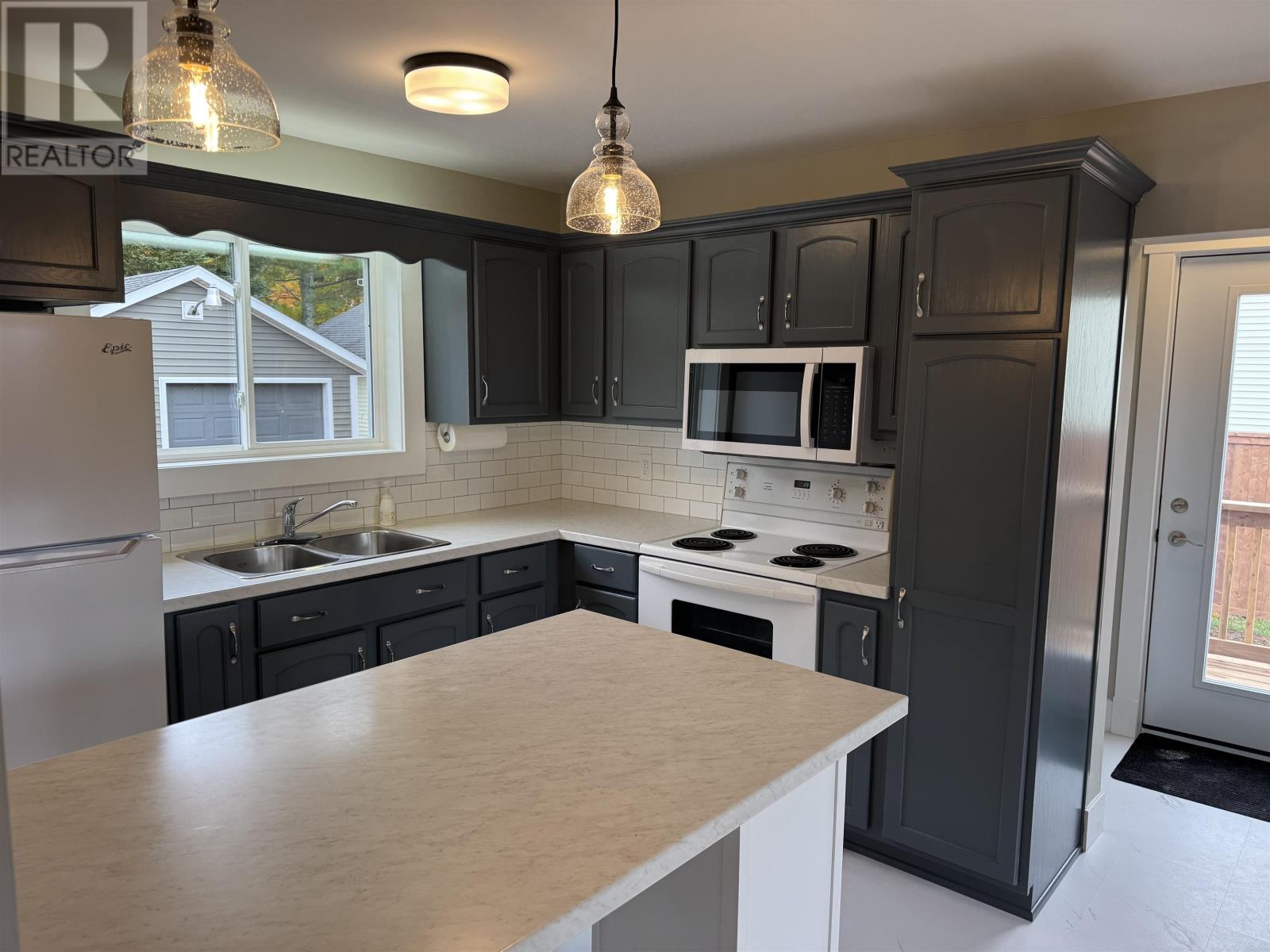 248 South Drive, Summerside, Prince Edward Island  C1N 3Z1 - Photo 9 - 202526615