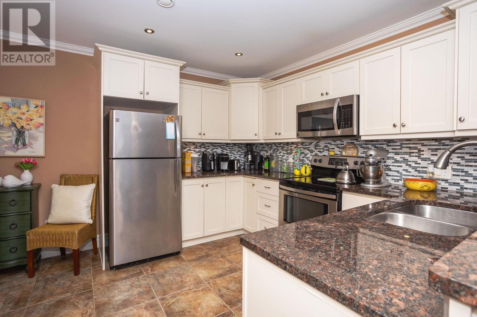 61- 203 Glen Stewart Drive, Stratford, Prince Edward Island  C1B 0M1 - Photo 4 - 202526667