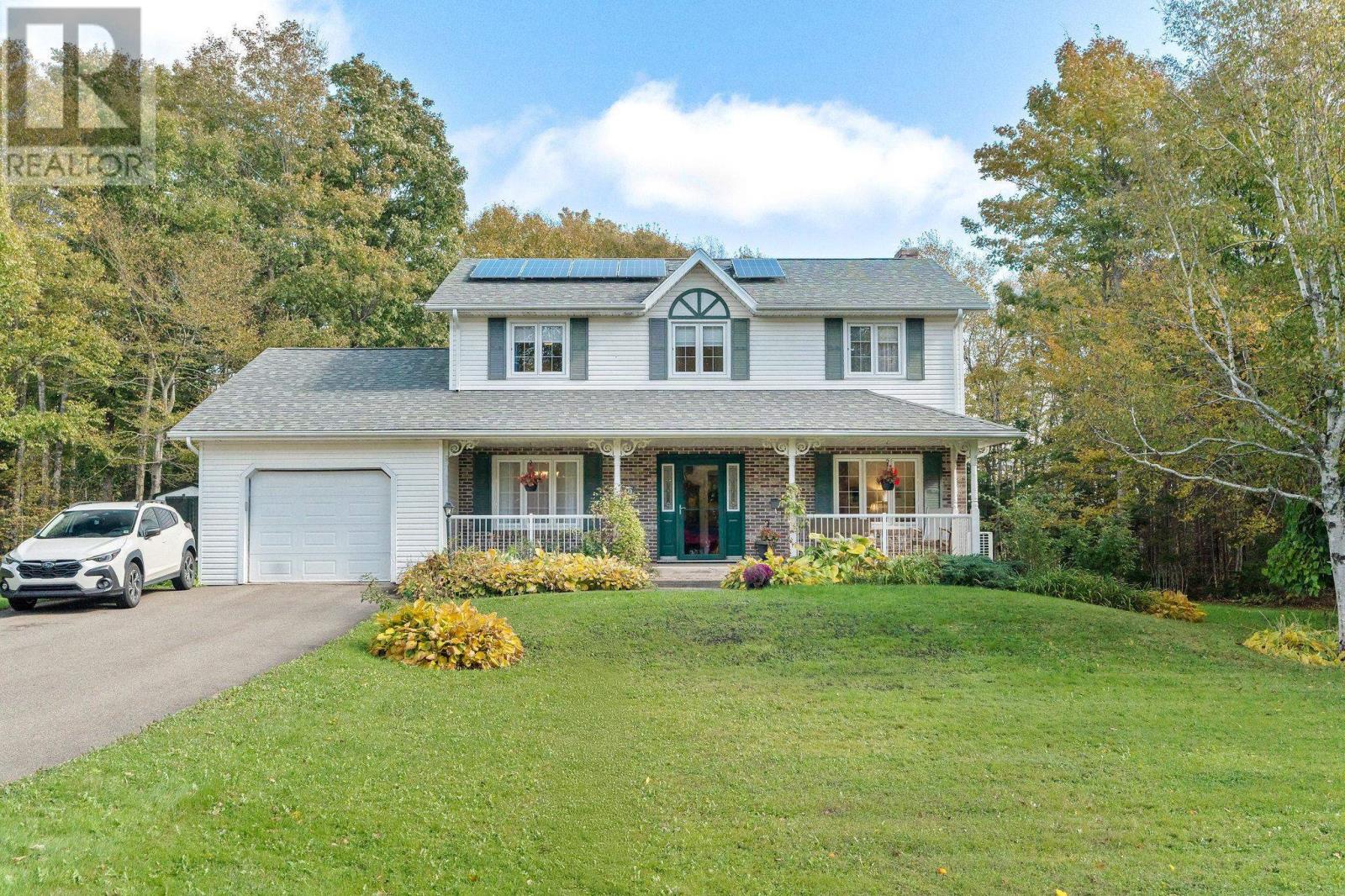 10 FALCON Avenue, Stratford, Prince Edward Island