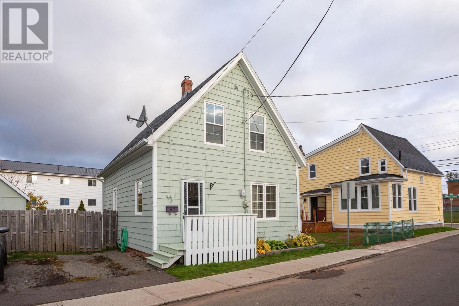67 Victoria Street, Charlottetown, Prince Edward Island  C1A 2B4 - Photo 3 - 202526915