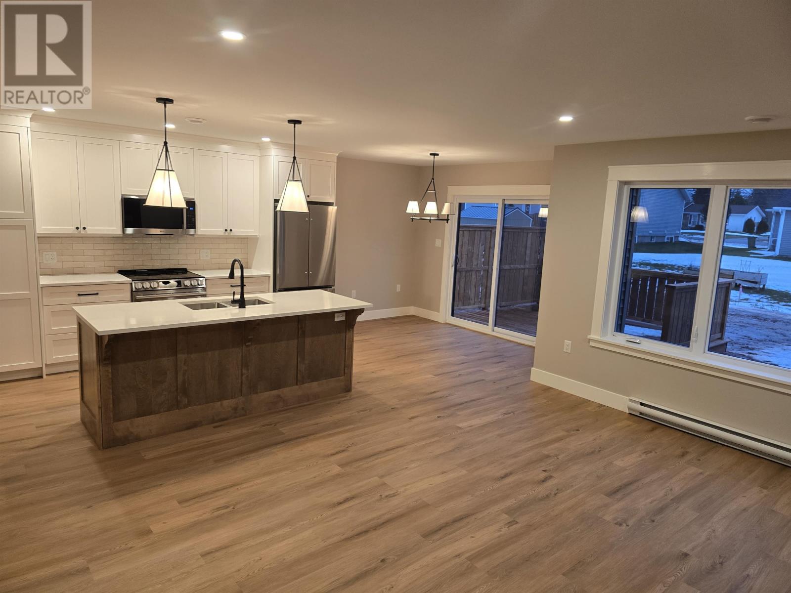 61 Essex Crescent, Charlottetown, Prince Edward Island  C1E 0G9 - Photo 7 - 202527029