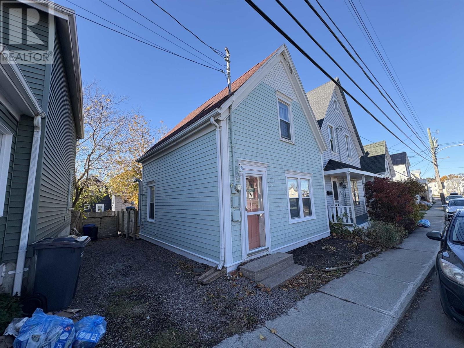 35 Spring Park Road, Charlottetown, Prince Edward Island  C1A 3X7 - Photo 1 - 202527338