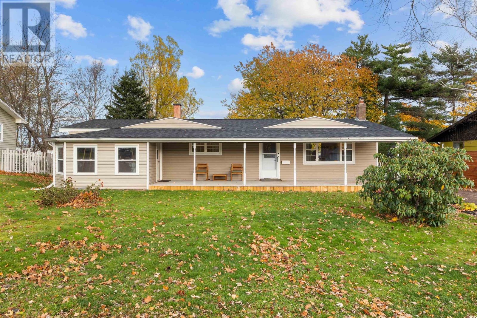 82 Newland Crescent, Charlottetown, Prince Edward Island  C1A 4H7 - Photo 1 - 202527840