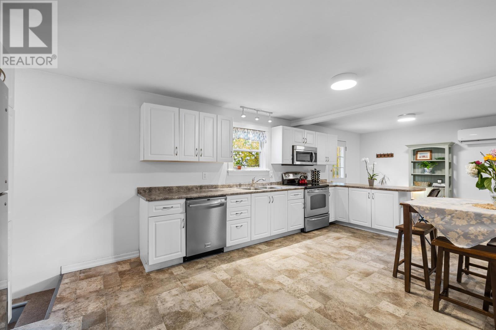 82 Newland Crescent, Charlottetown, Prince Edward Island  C1A 4H7 - Photo 15 - 202527840