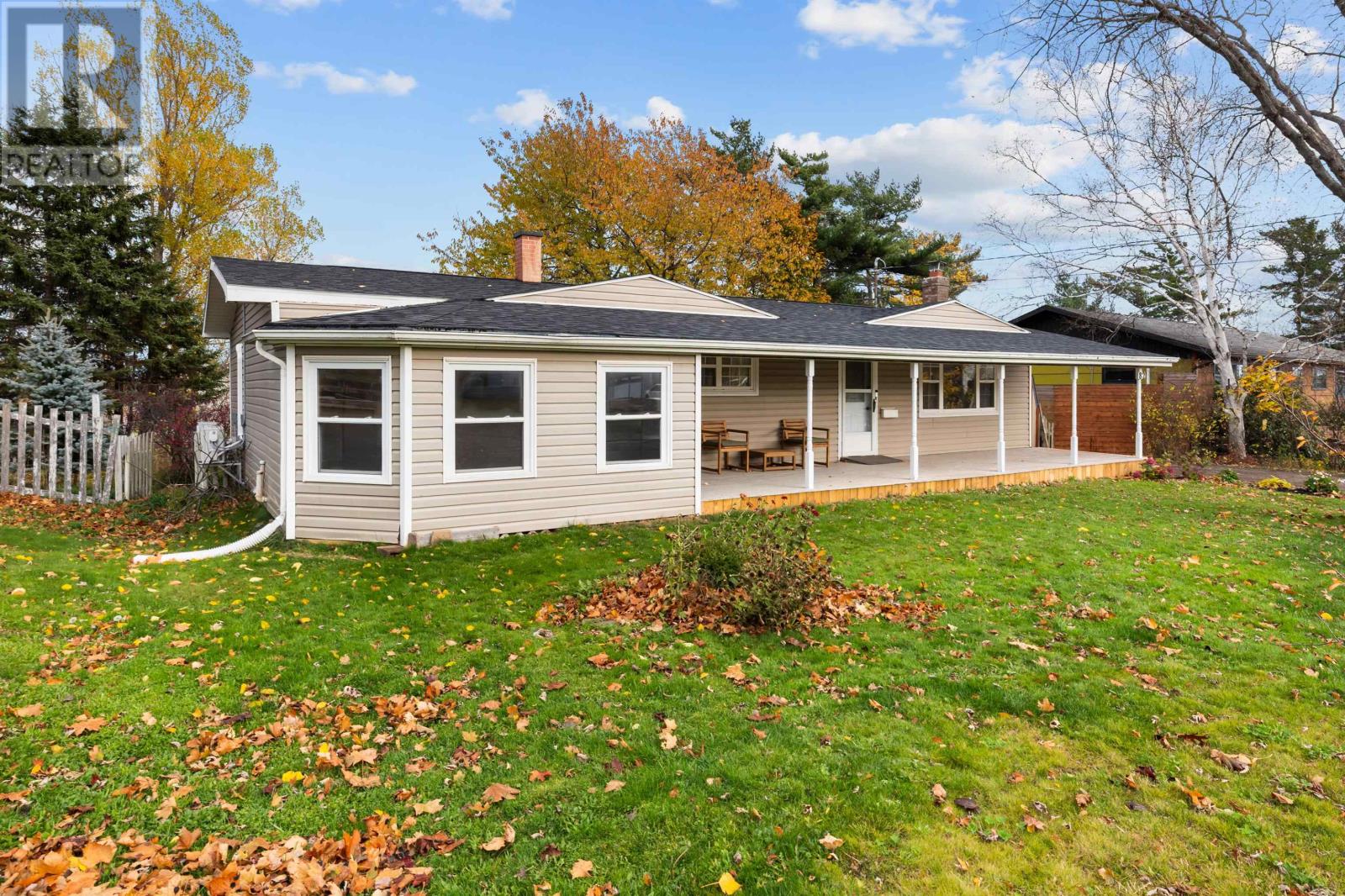 82 Newland Crescent, Charlottetown, Prince Edward Island  C1A 4H7 - Photo 2 - 202527840