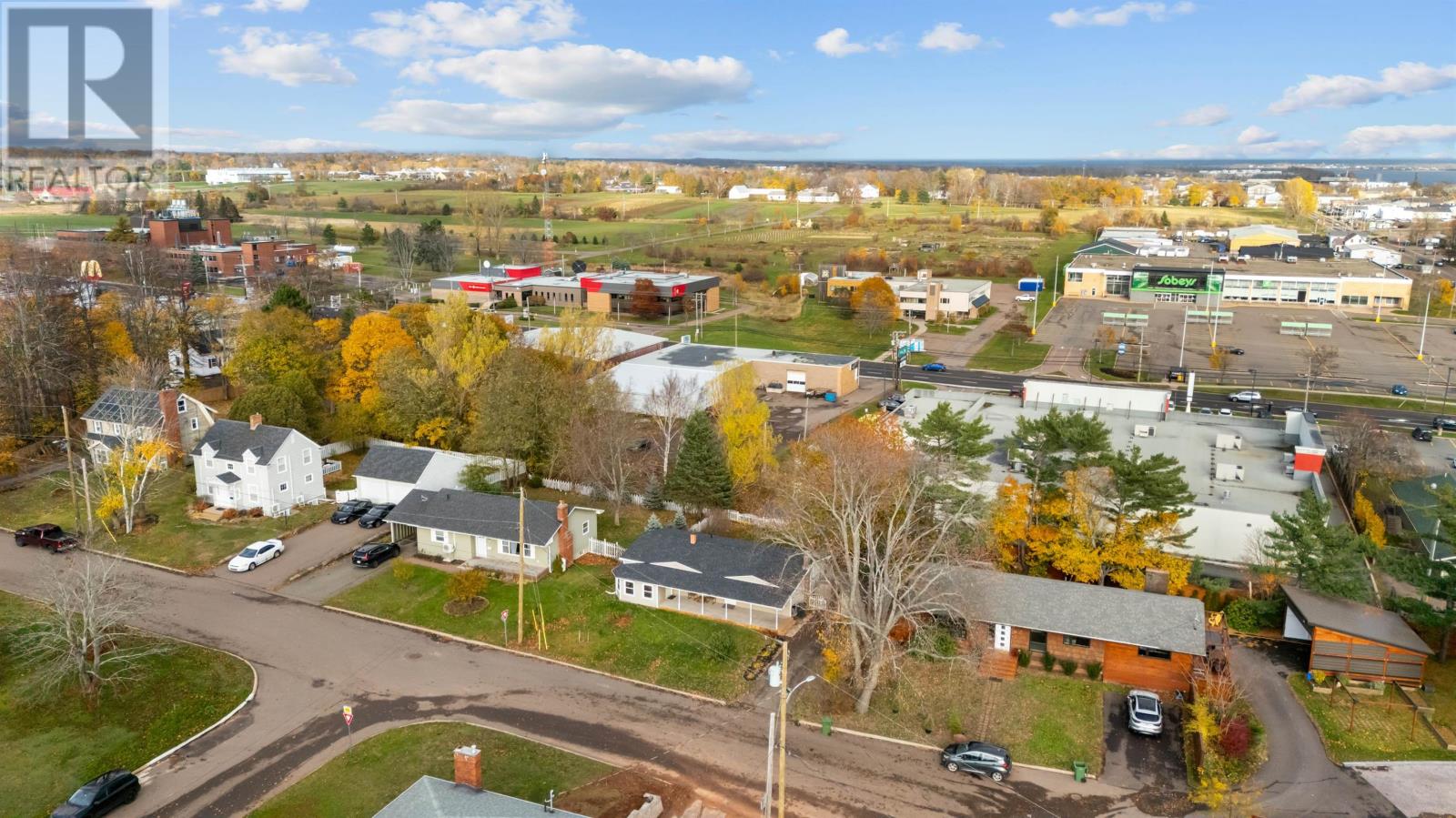 82 Newland Crescent, Charlottetown, Prince Edward Island  C1A 4H7 - Photo 3 - 202527840