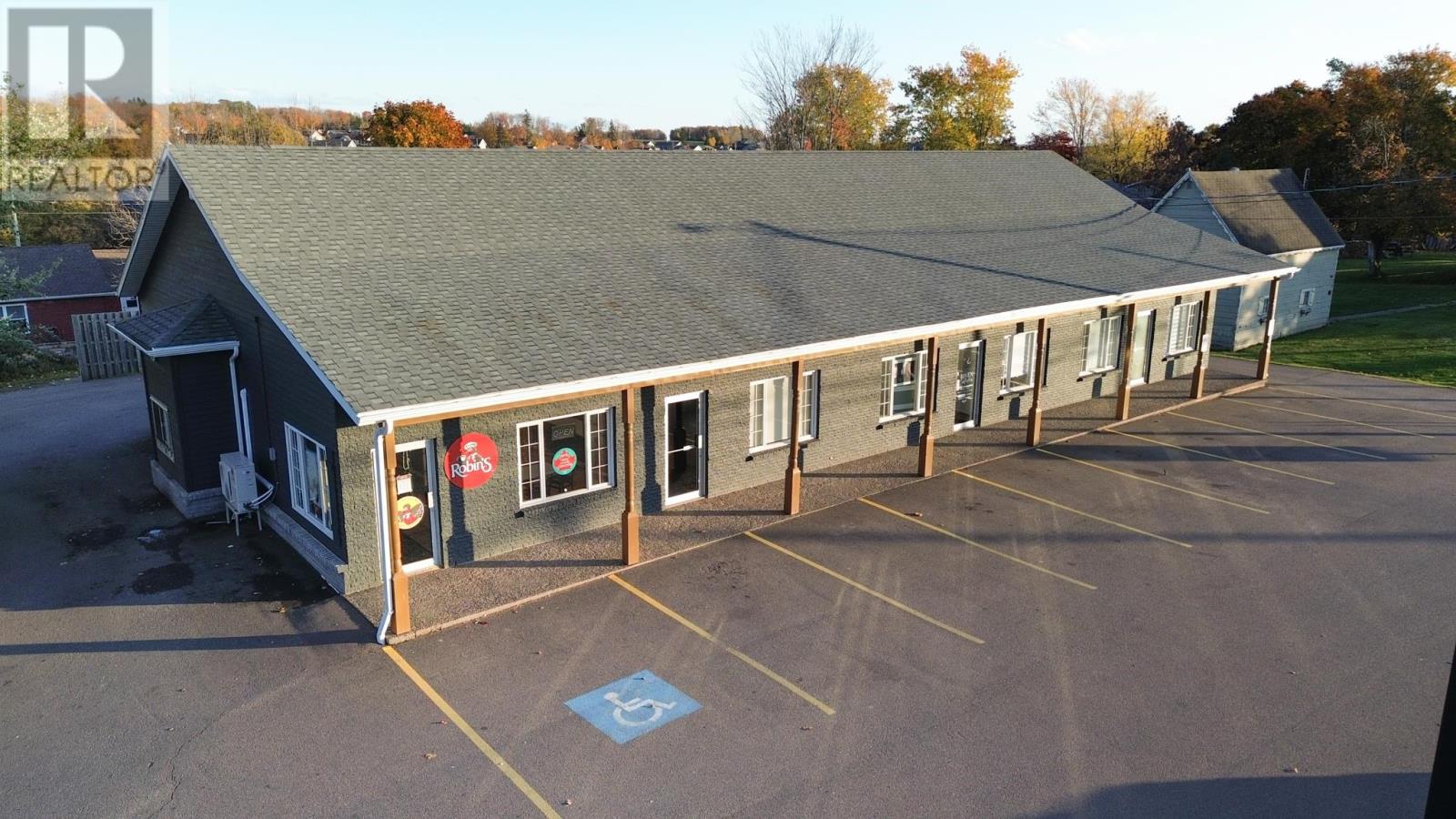 609 Main Street, Cornwall, Prince Edward Island  C0A 1H0 - Photo 3 - 202527864