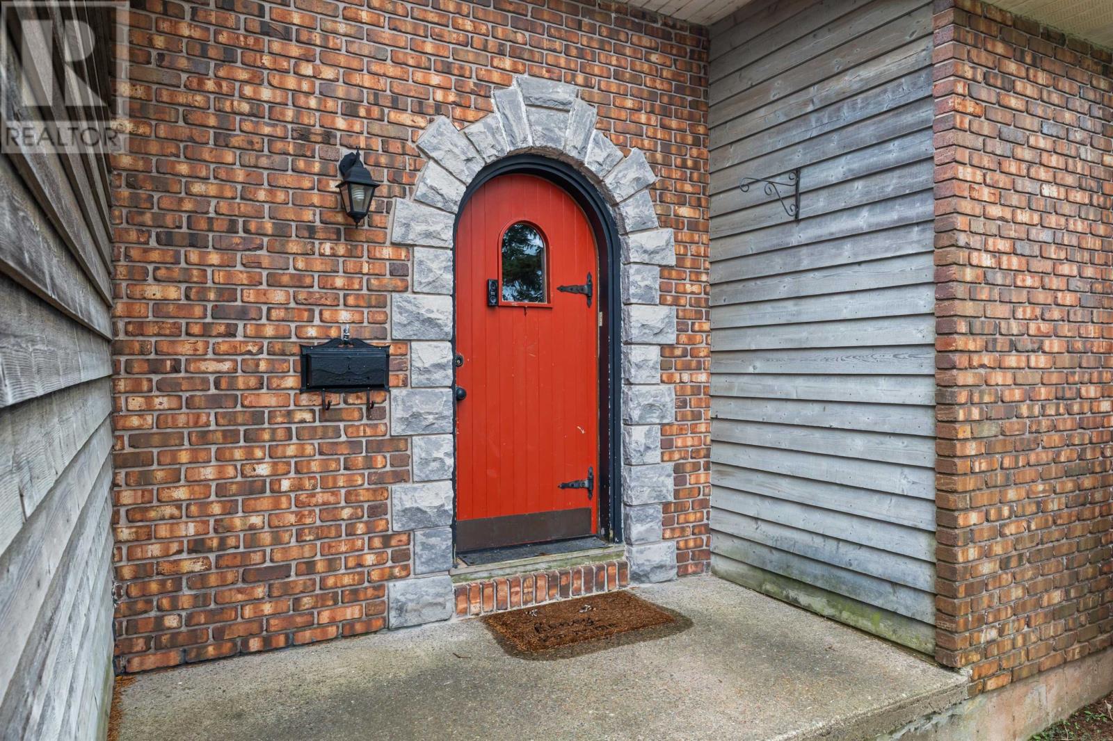 33 Irwin Drive, Charlottetown, Prince Edward Island  C1E 1R9 - Photo 3 - 202528574