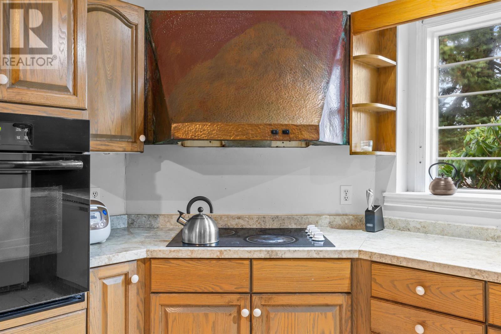 33 Irwin Drive, Charlottetown, Prince Edward Island  C1E 1R9 - Photo 6 - 202528574