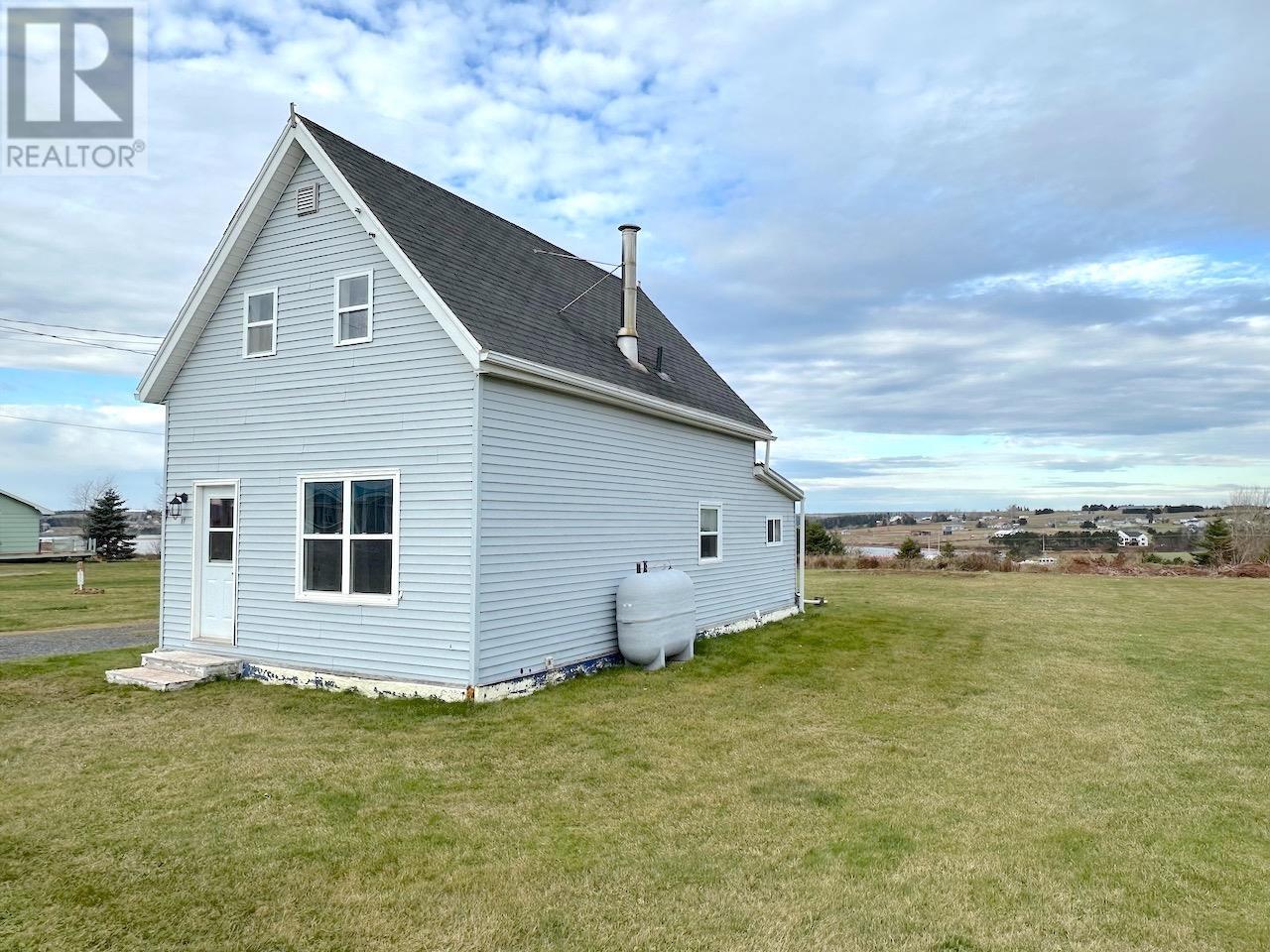 17 Paquet Avenue, Souris, Prince Edward Island  C0A 2B0 - Photo 20 - 202528733