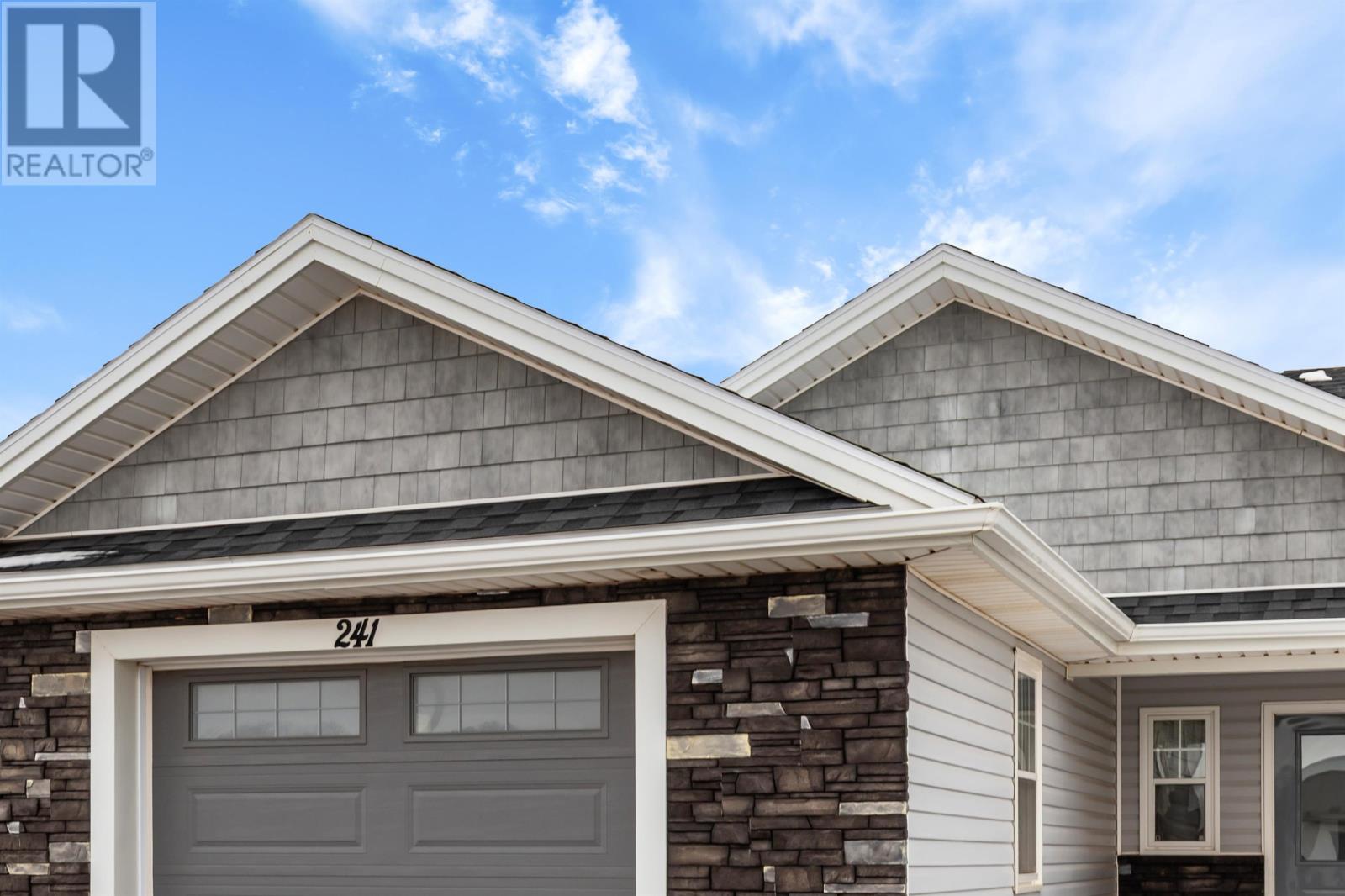 241 Darrach Avenue, Summerside, Prince Edward Island  C1N 0L1 - Photo 3 - 202528942