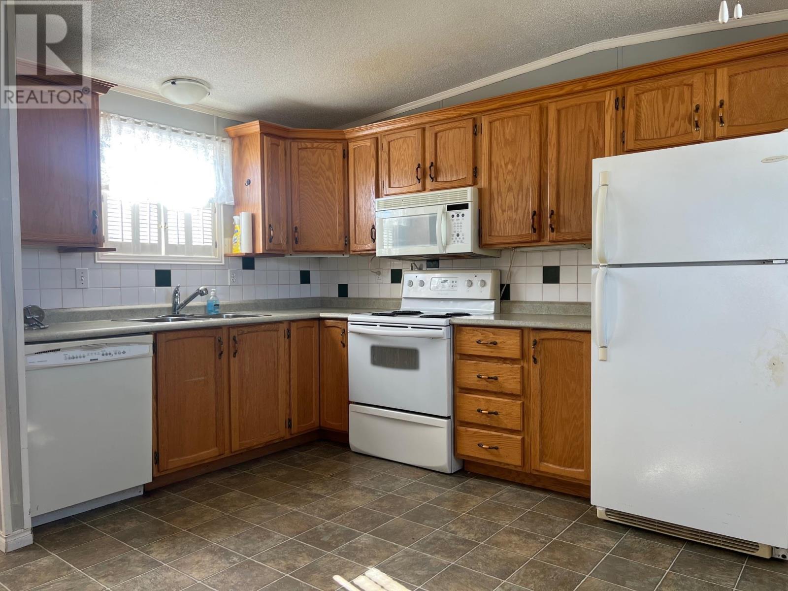 18 Dale Drive, Summerside, Prince Edward Island  C1N 4T4 - Photo 4 - 202529309