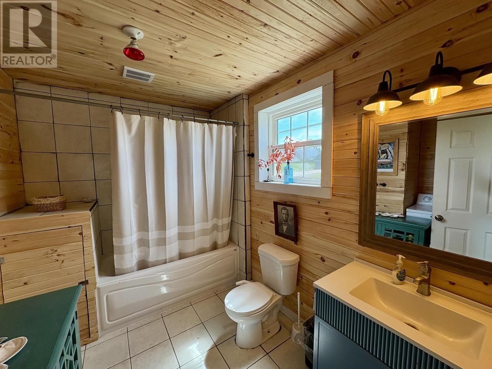 583 Burlington Road, Long River, Prince Edward Island  C0B 1M0 - Photo 9 - 202529442