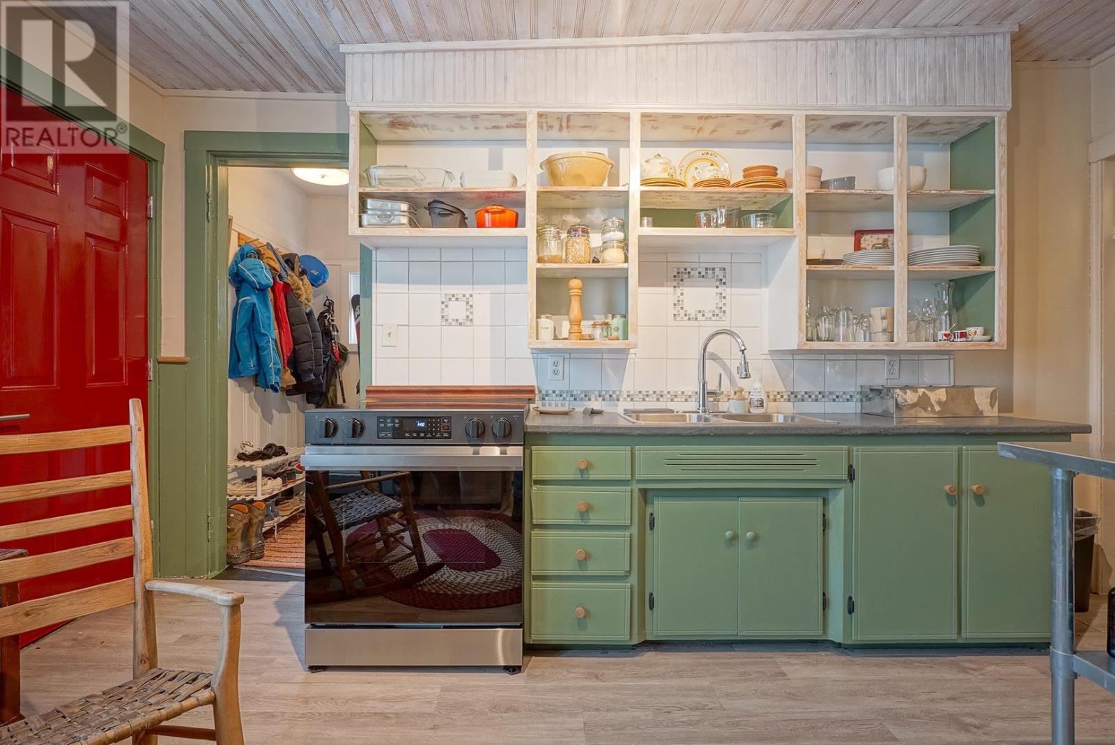 240 Hillsborough Street, Charlottetown, Prince Edward Island  C1A 4X1 - Photo 12 - 202529623