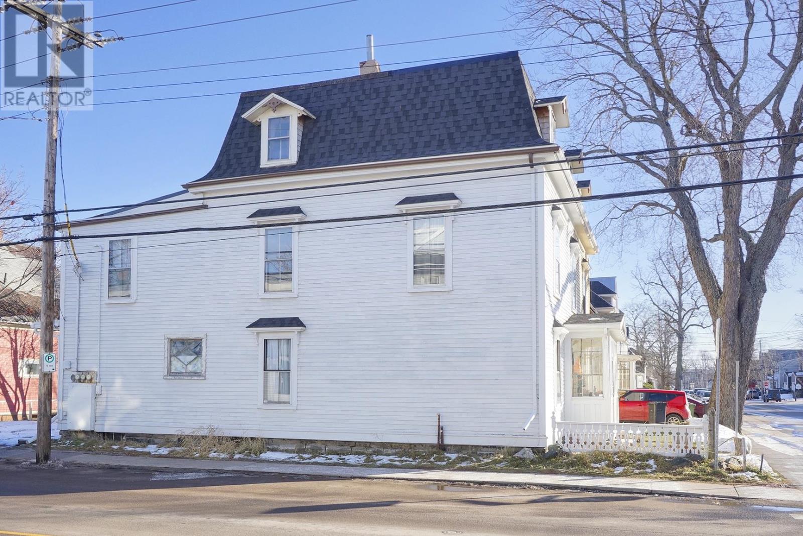 240 Hillsborough Street, Charlottetown, Prince Edward Island  C1A 4X1 - Photo 30 - 202529623