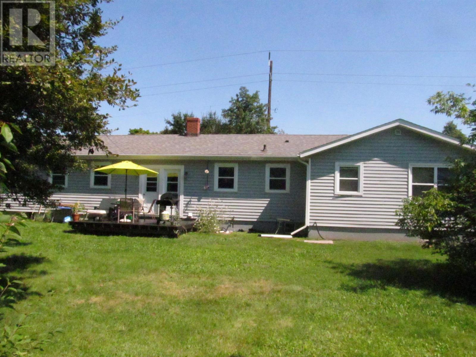 13-15 Macausland Drive, Charlottetown, Prince Edward Island  C1A 6P7 - Photo 2 - 202600160