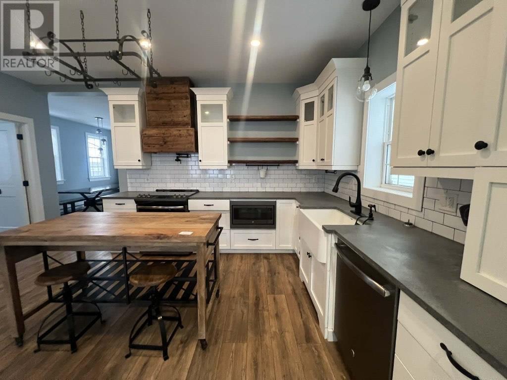 63 Broadway Street, Kensington, Prince Edward Island  C0B 0A3 - Photo 4 - 202600303