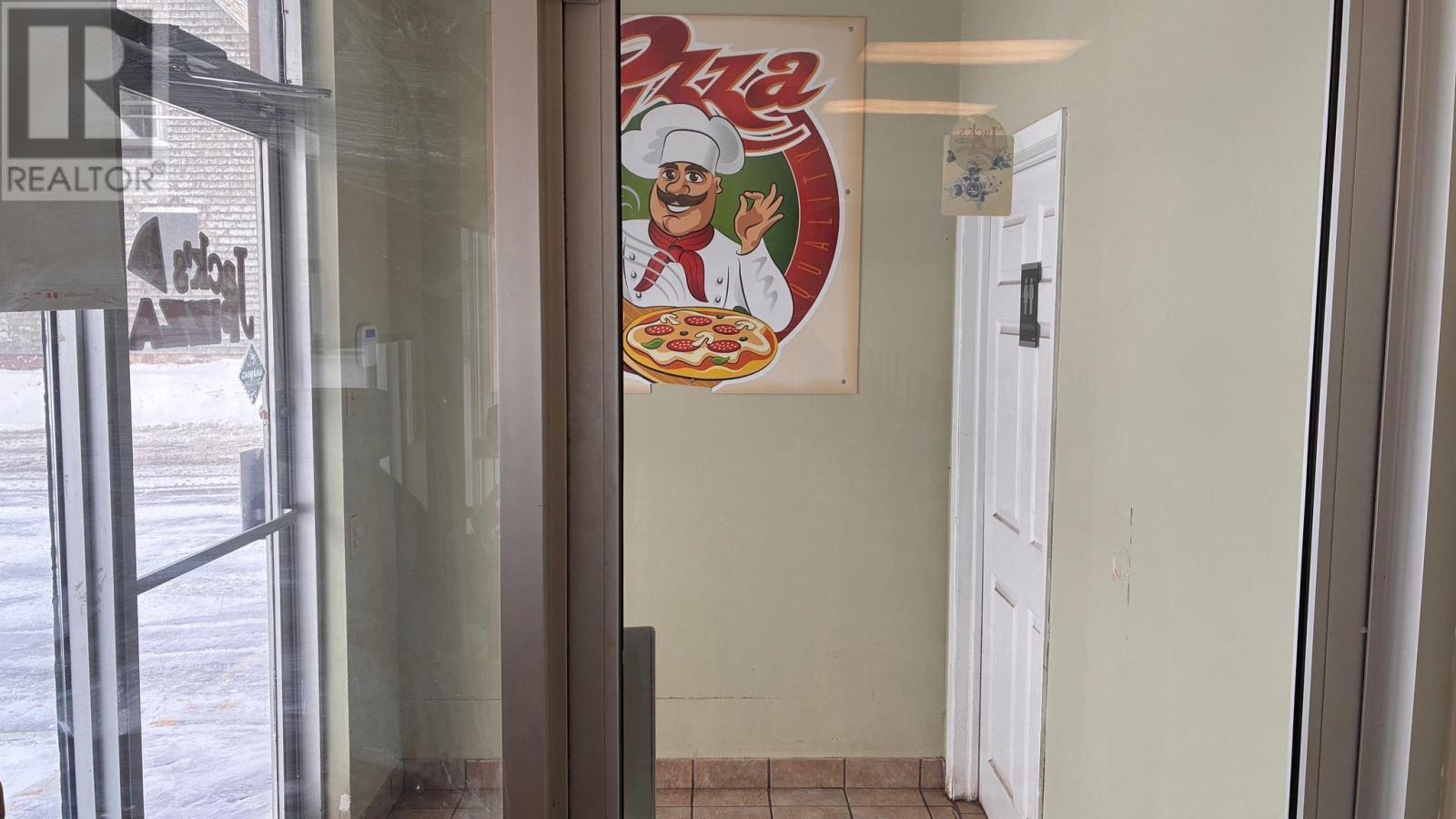 4 330 University Avenue, Charlottetown, Prince Edward Island  C1A 4M6 - Photo 2 - 202600316