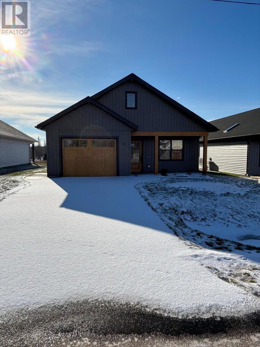 32 Reddin Heights, Stratford, Prince Edward Island  C1B 1Z4 - Photo 1 - 202600594