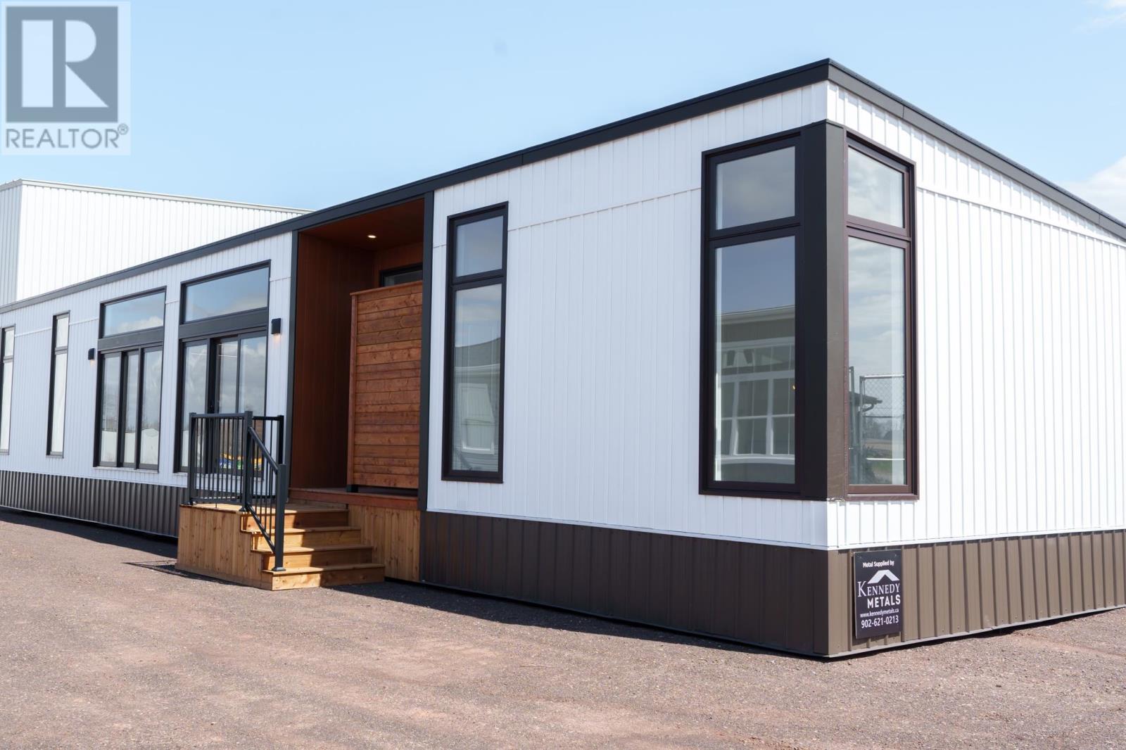 17 MYRTLE Street, Stratford, Prince Edward Island